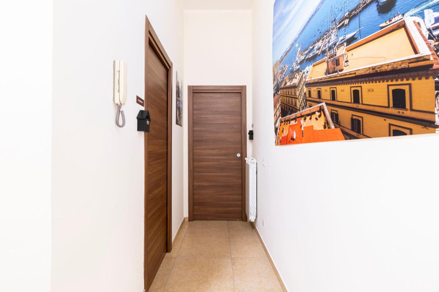 Corso 138 - Sleep & Fly - By Domusextra Bed & Breakfast Naples Exterior photo